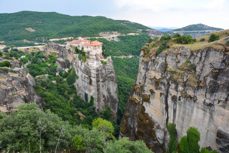 051 Greece : Meteora : Monasteries.jpg