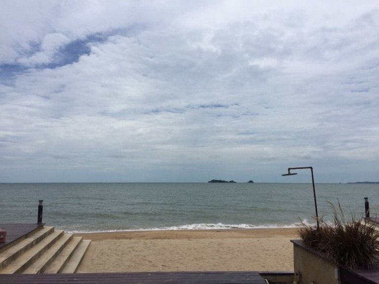 rayong beach.jpg