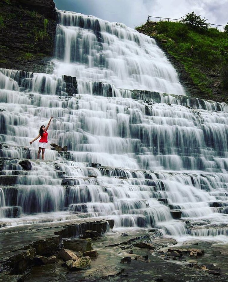 Cascada Albion, Hamilton, Canada.jpg