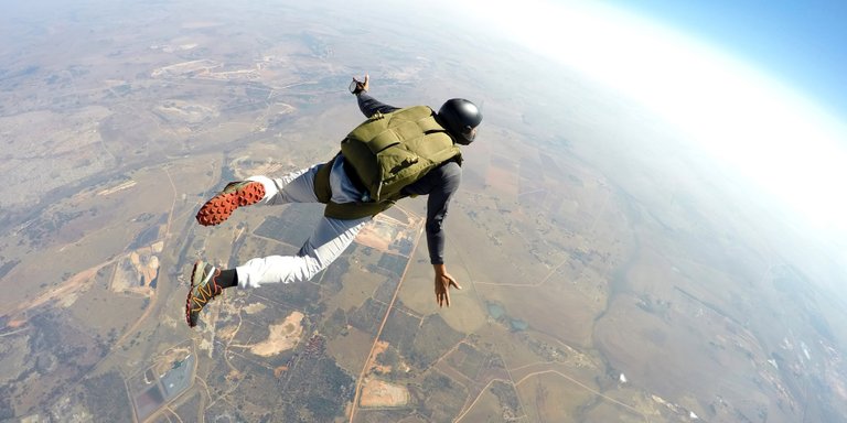 skydiving.jpg