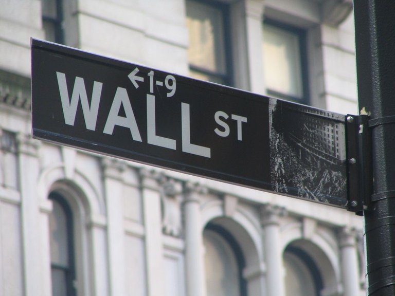 Wall_Street_Sign.jpg