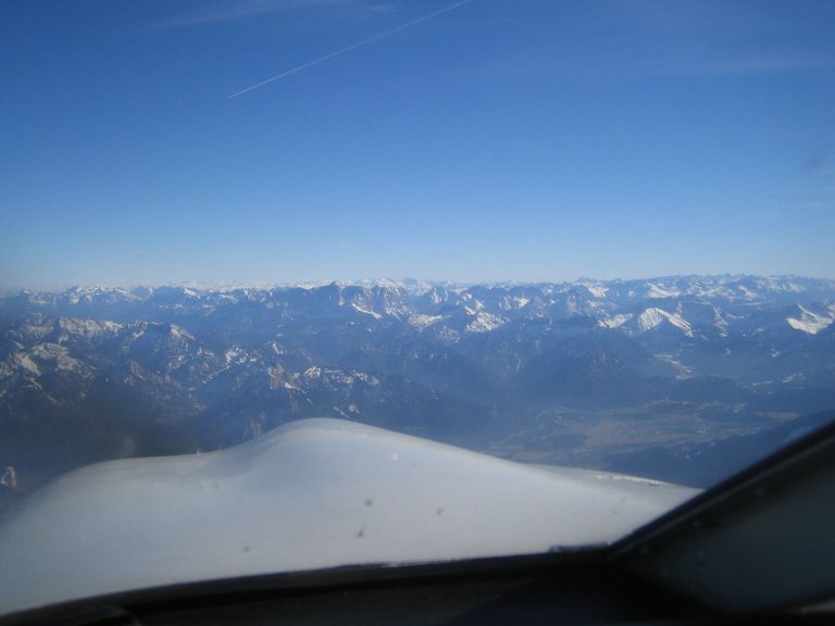 blick voraus alpen.JPG