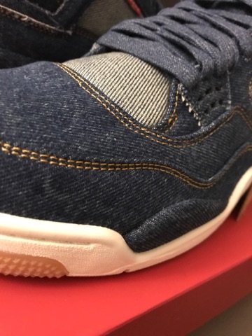 Jordan 4 levi stich detail.jpg