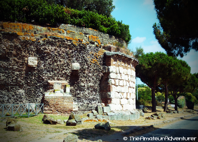 monuments-on-appian-way.png