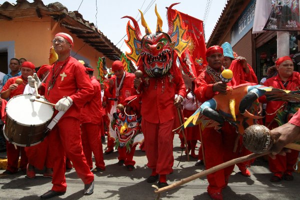 diablos danzantes de yare.jpg