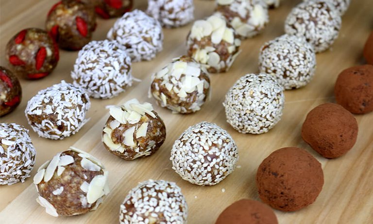 4. Raw Vegan Energy Balls.jpg