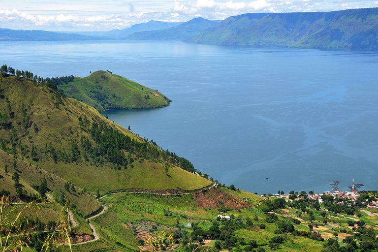 lake toba 2.jpg