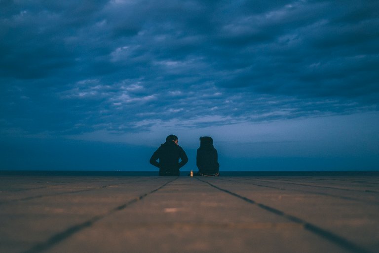 boss-fight-free-high-quality-stock-images-photos-photography-couple-talking-night.jpg