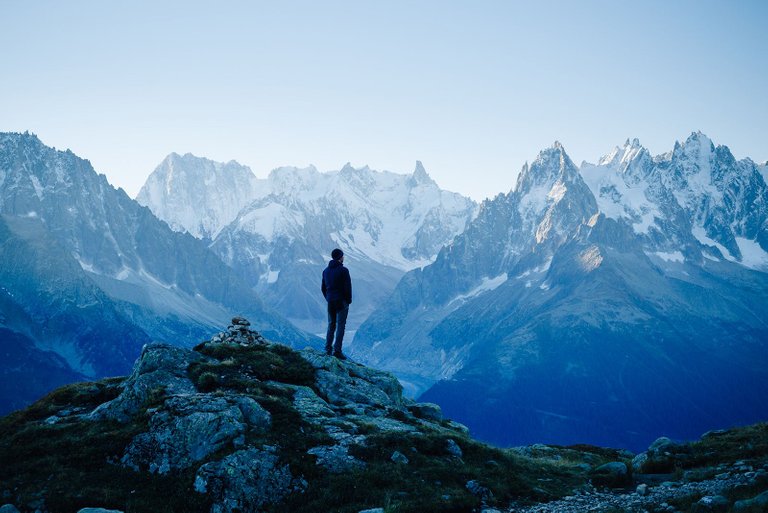 Over-the-Chamonix-valley.jpg