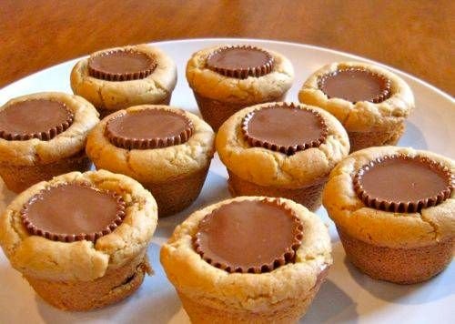 peanut-butter-cup-cookies-30793079.jpg