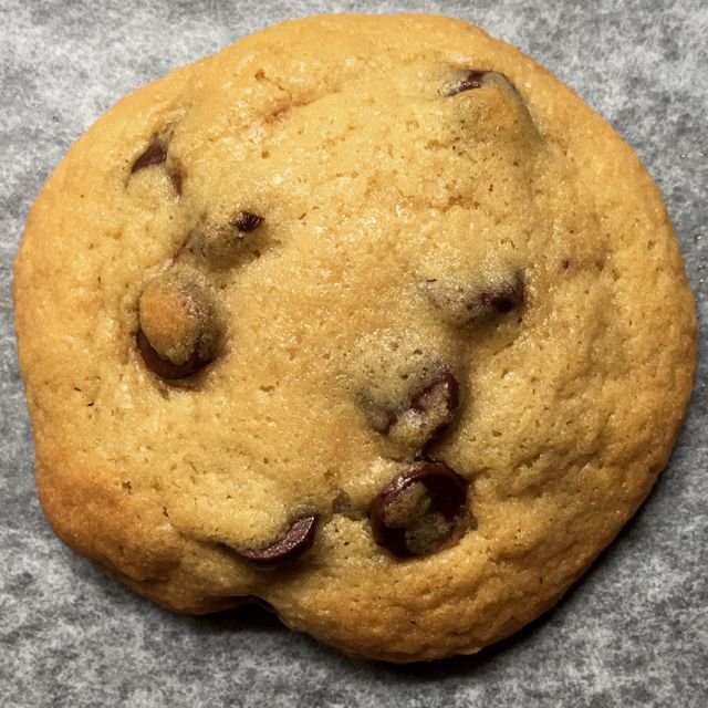 classic-chewy-chocolate-chip-cookies-2-640x640.jpg