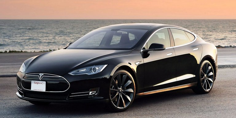 elon-musk-says-teslas-fully-autonomous-cars-will-hit-the-road-in-3-years.jpg