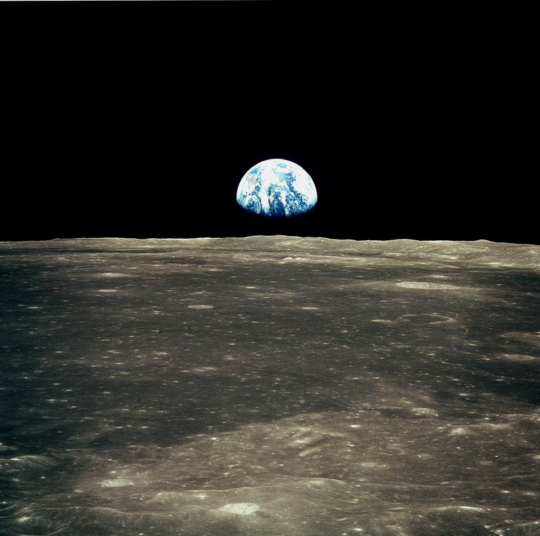 apollo-11-earthirse1.jpg