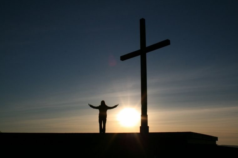 christian-and-the-cross.jpg