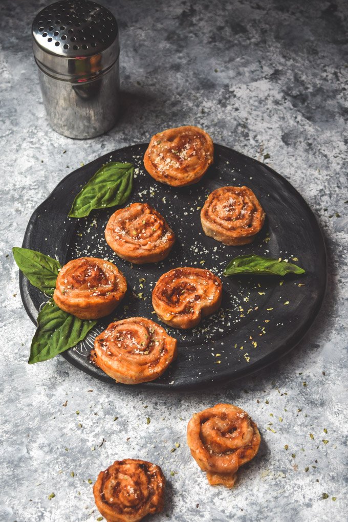 Mini Cheese Pizza Bagel Swirl Bites (5).jpg