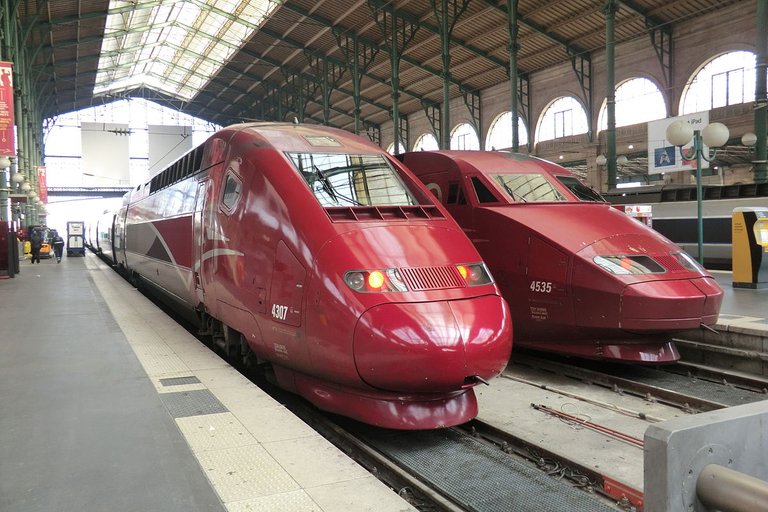 1200px-Thalys_trains.JPG