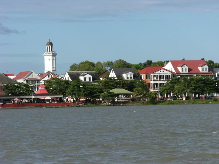 Waterkant_seen_from_Suriname_river.JPG