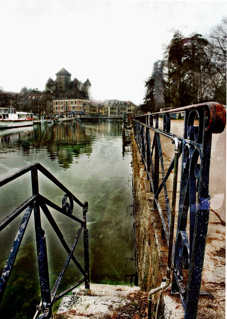 Annecy-stairs3.jpg