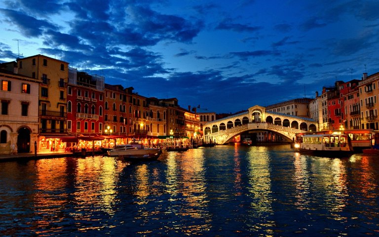 venecia-de-noche.jpg