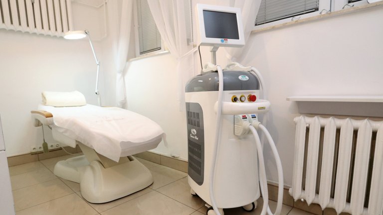 laseroterapia kosmetologia gabinet kosmetyka nowy dwór mazowiecki.JPG