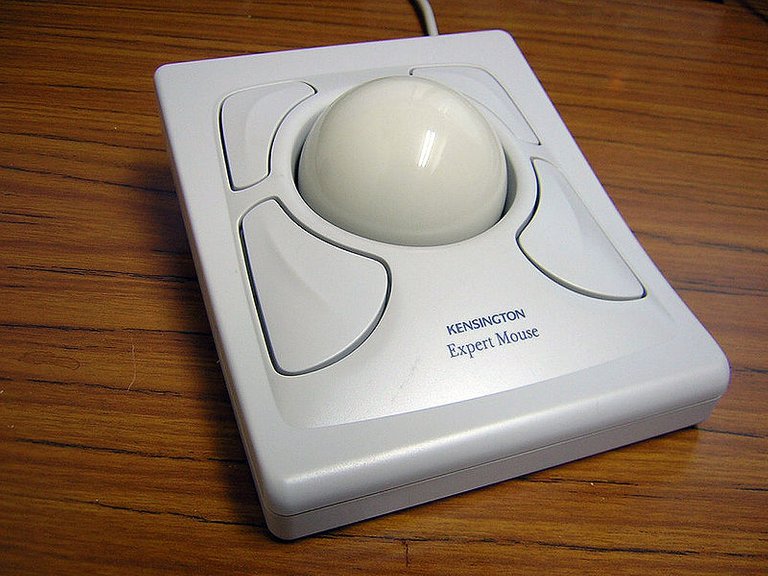 800px-Trackball-Kensington-ExpertMouse5.jpg