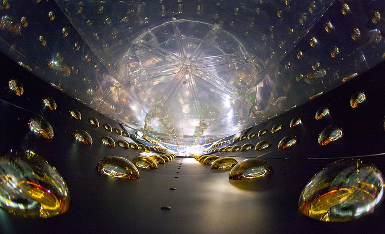 The_Daya_Bay_Antineutrino_Detector_(8056998030).jpg