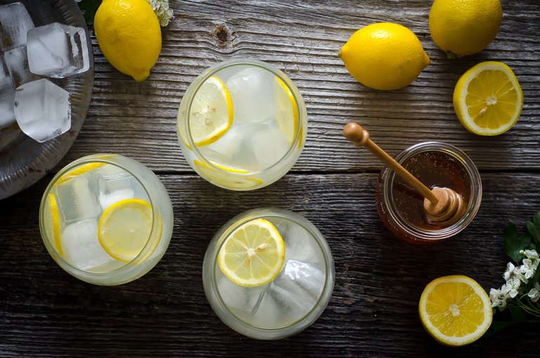 probiotic-honey-lemonade-3.jpg