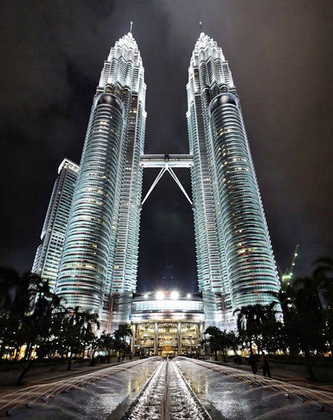 TORRES PETRONAS 2.jpg