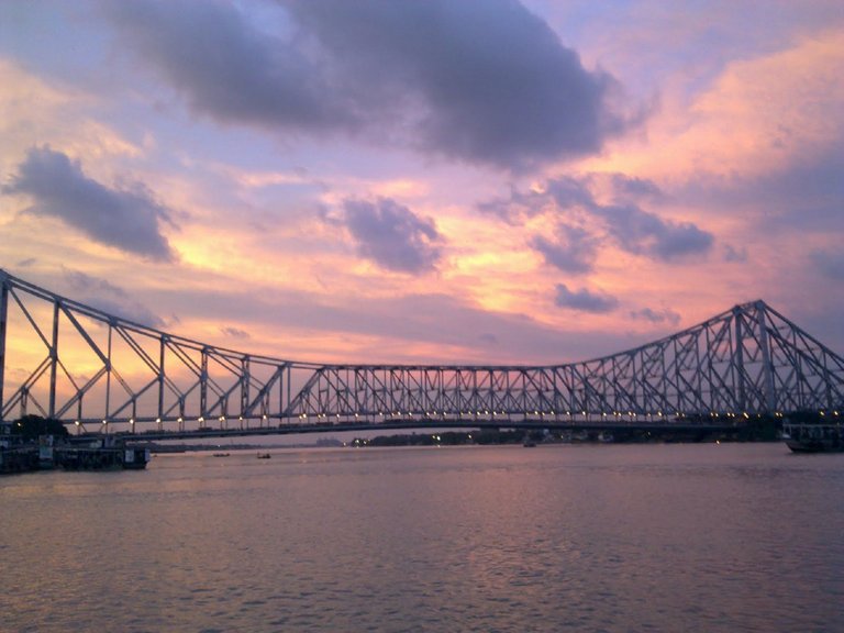 Beautiful-Howrah-Bridge.jpg