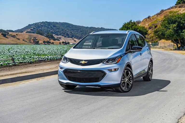 2018-Chevrolet-BoltEV-014.jpg