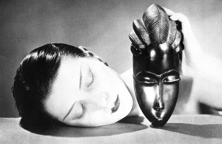 Man-Ray-Noir-et-Blanche-c.1926-Image-via-pinterestcom.jpg