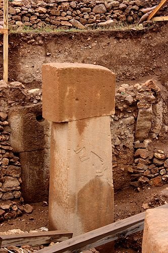 Turkey - Gobekli Tepe - Standing stone with animal carving.JPG