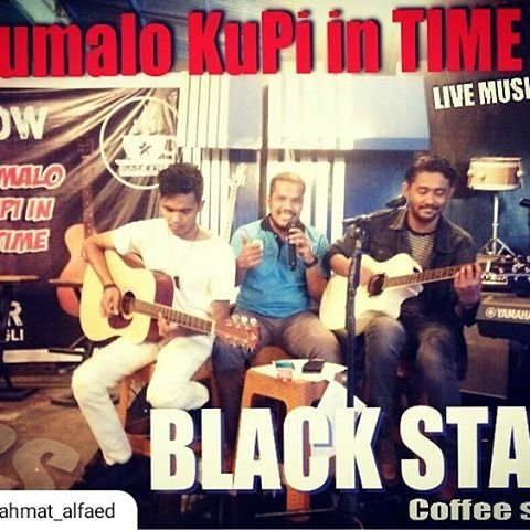 BLACK STAR COFFE.jpg