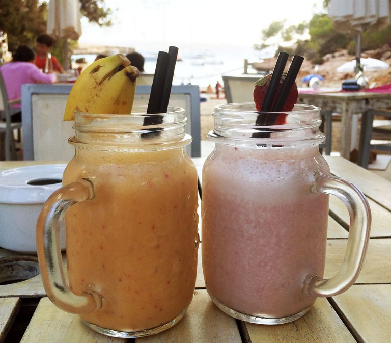 Cala Gracioneta - Smoothies.jpeg