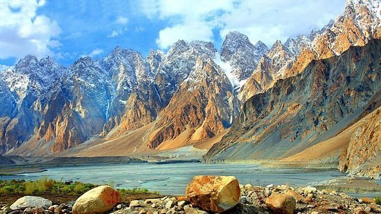 passu-valley-hunza-valley.jpg