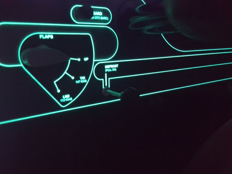 M600lowercopilotpanellights.jpg