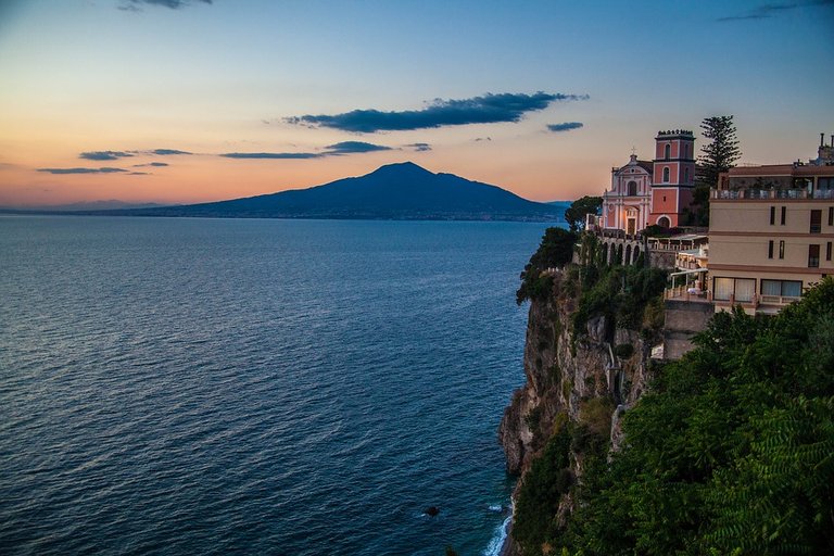 amalfi-coast-3010399_960_720.jpg