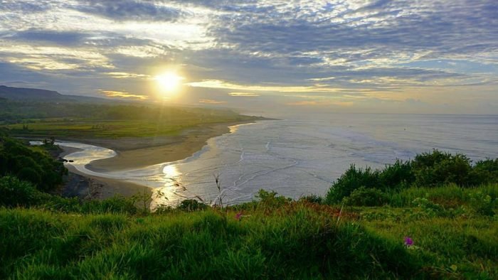 pantai puncak guha.jpg