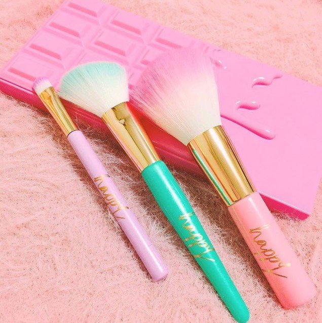 Daiso+Happy+My+Brush+Makeup+Girls%27+Trend+Pink+Purple+Turquoise.jpg