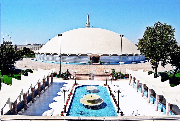 Tooba-Mosque.jpg