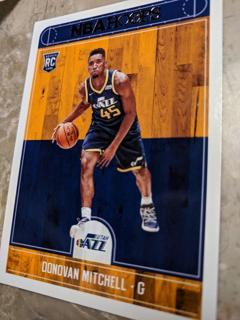 donovan mitchell 2017-18 hoops.jpg