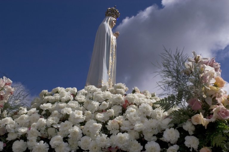 shutterstock_44587114-our-lady-of-fatima-portugal.jpg