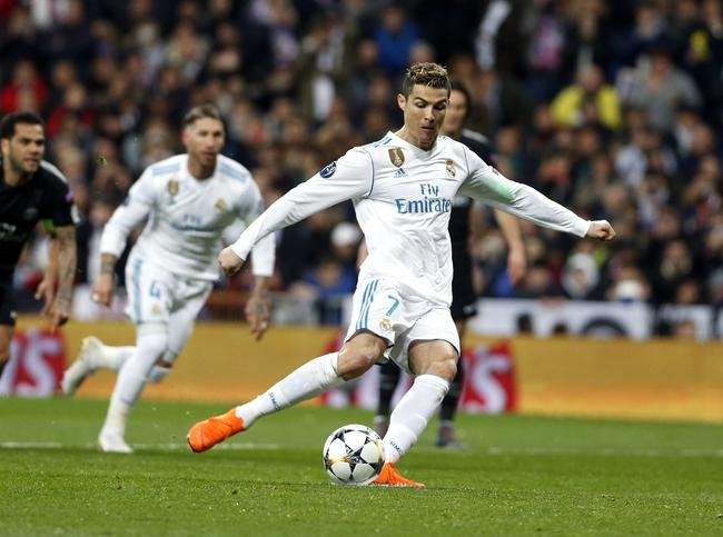 c-est-confirme-cristiano-ronaldo-a-roule-l-arbitre-et-le-psg-ronaldo-99,210087.jpg