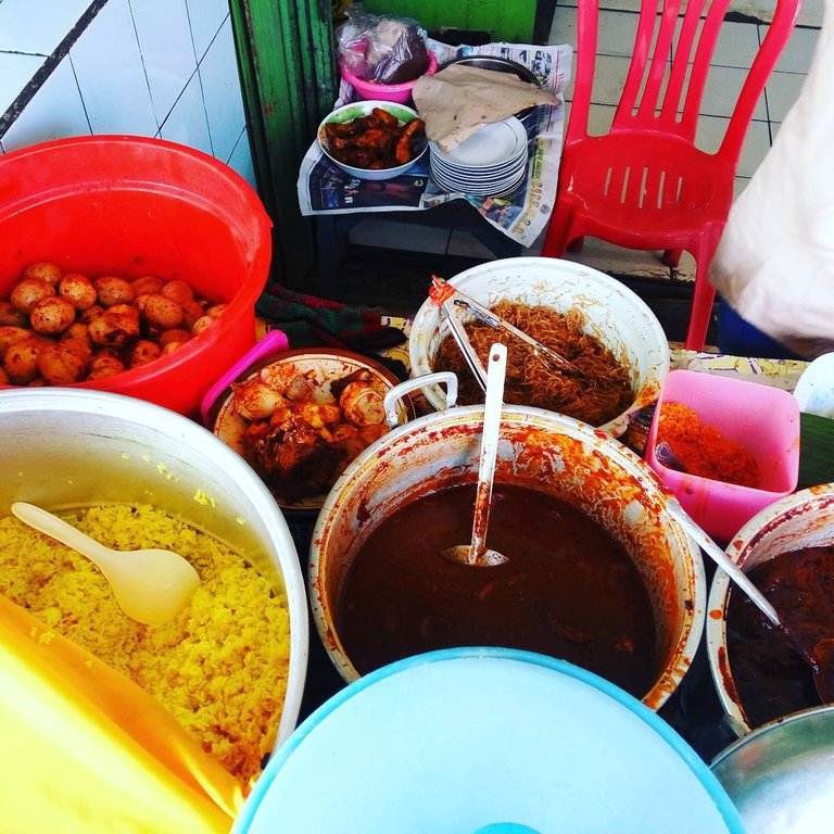 Lauk-Pauk-Nasi-Kuning-Samarinda.jpg