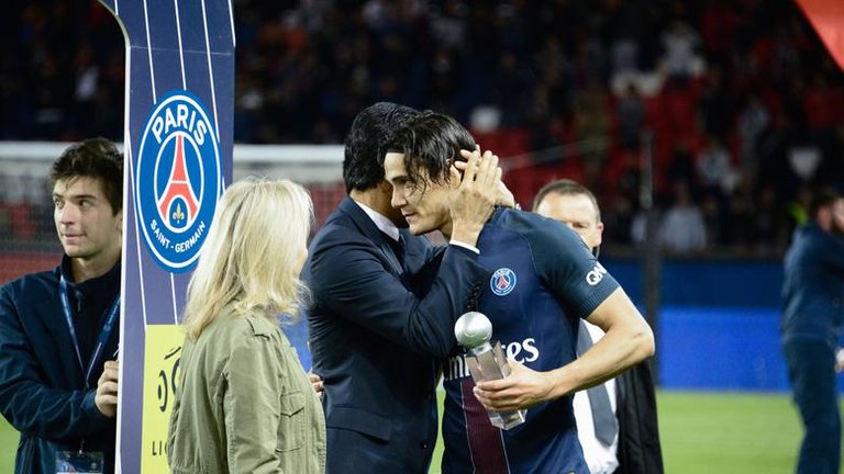 1M-offert-a-Cavani-pour-qu-il-ne-tire-plus-de-penalty.jpg