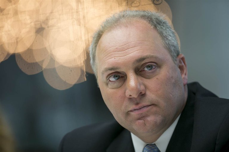 170617-steve-scalise-ew-734p_f2d9af59e639afeaf554ac526b9fe48e.nbcnews-ux-2880-1000.jpg