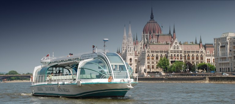 Duna-Bella-Cruise-Boat-Budapest-Danube.jpg