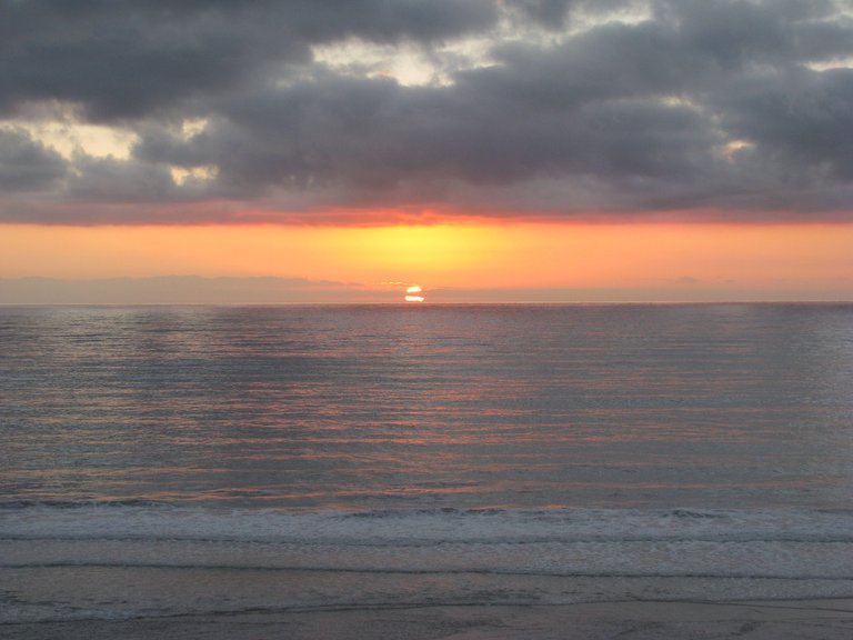 Sunset at Paredes beach (11).JPG