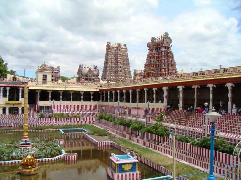 sri-meenakshi-sundareswarar-temple_1406961696.jpg