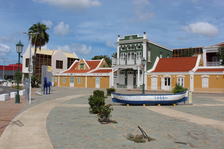 Oranjestad,-Aruba-1.jpg